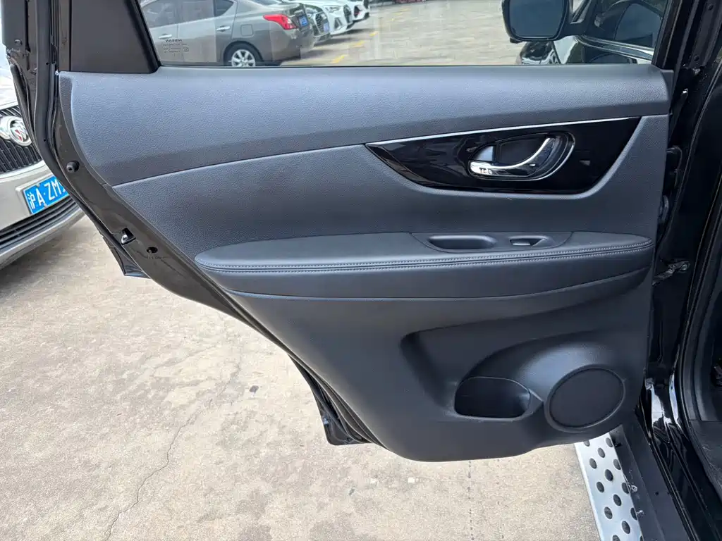 Nissan X-Trail — миниатюра 17