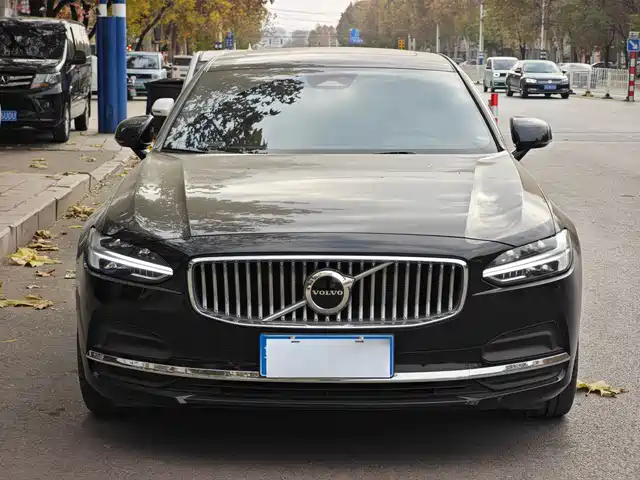 VOLVO S90 2024