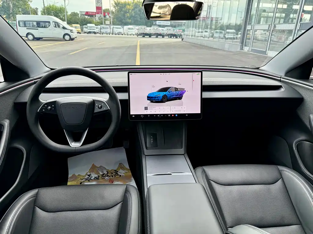 Tesla Model 3 — миниатюра 10