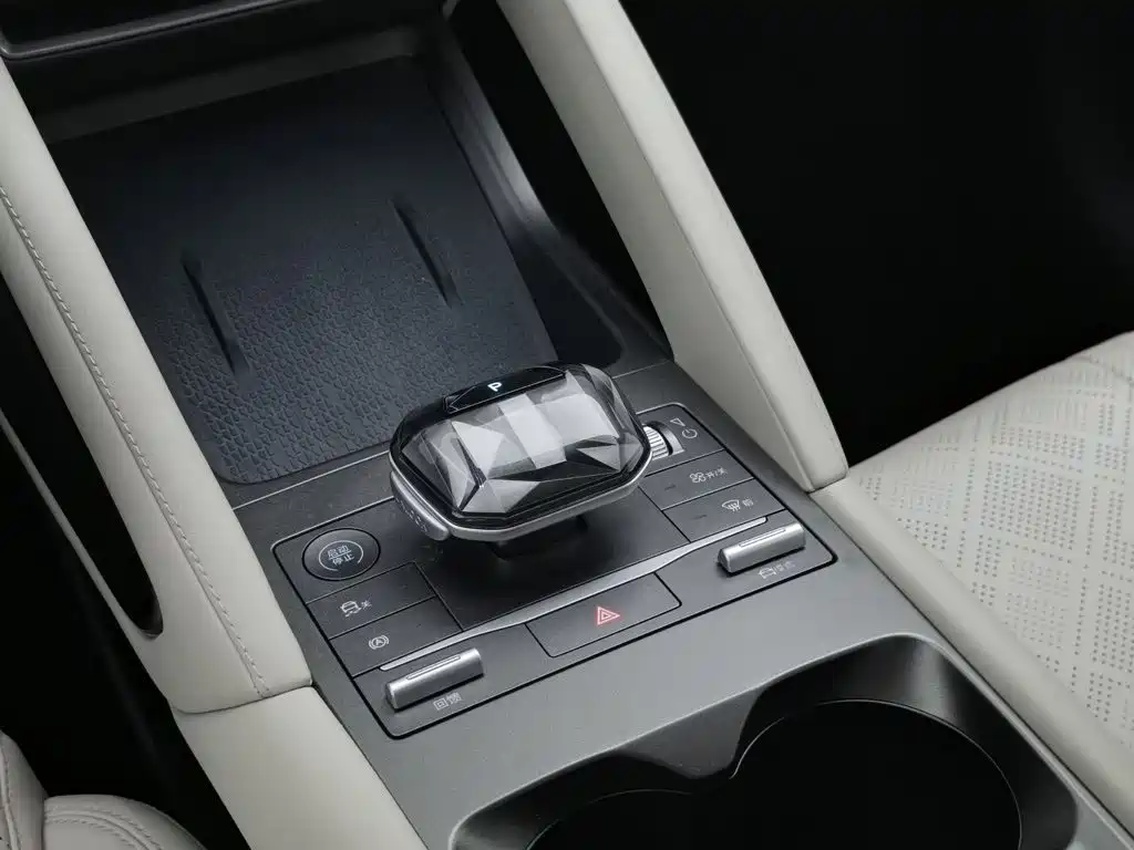 BYD Yuan UP — миниатюра 13