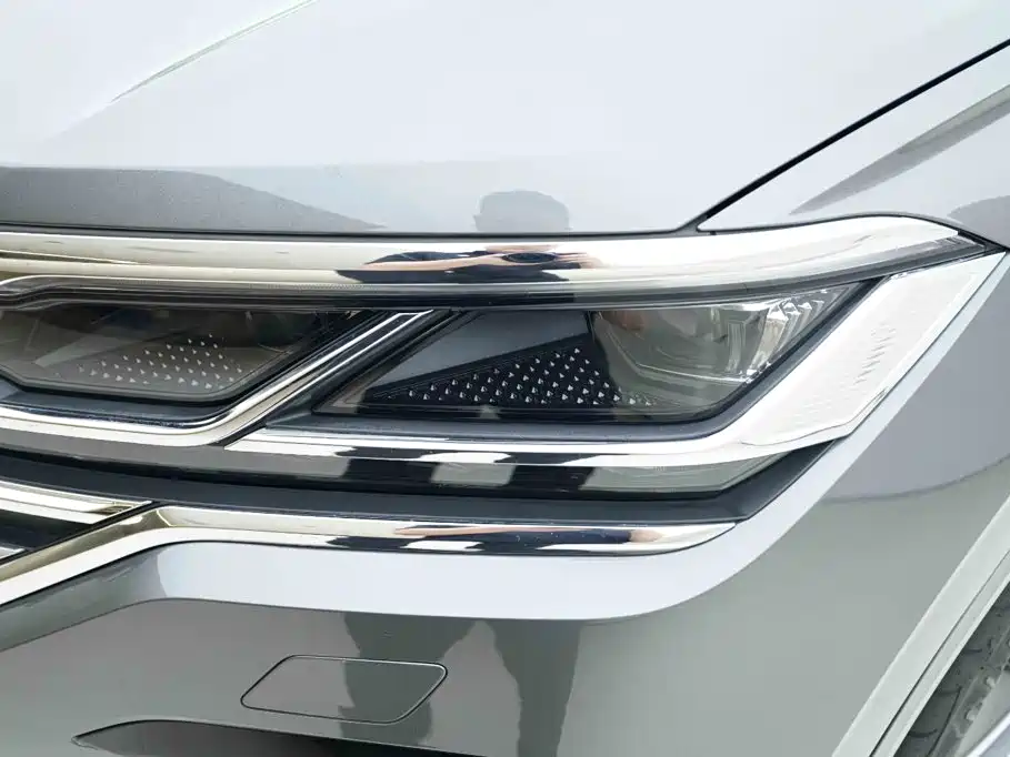 Volkswagen Touareg — миниатюра 13