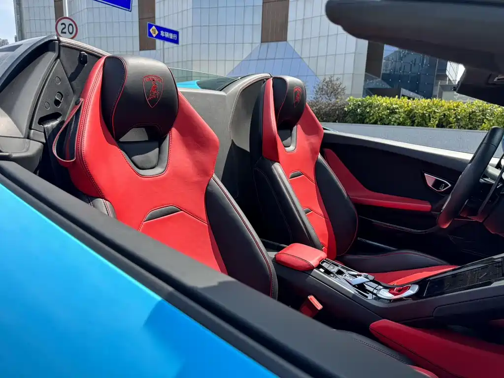 LAMBORGHINI HURACÁN