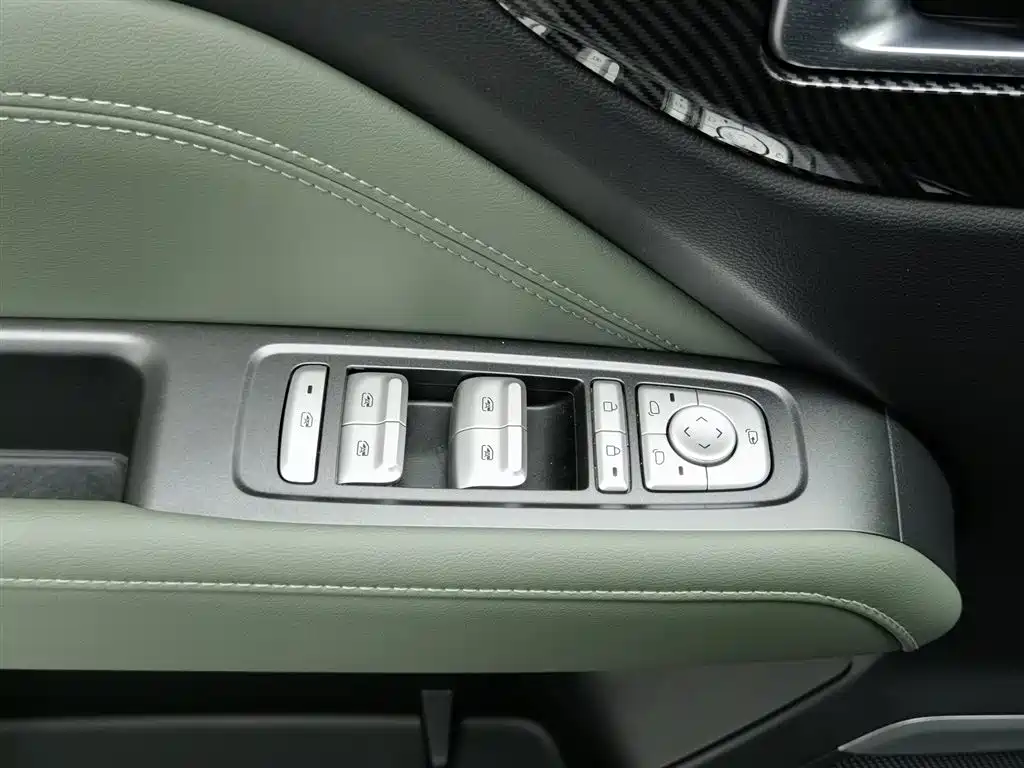 BAOJUN YUE ALSO PLUS