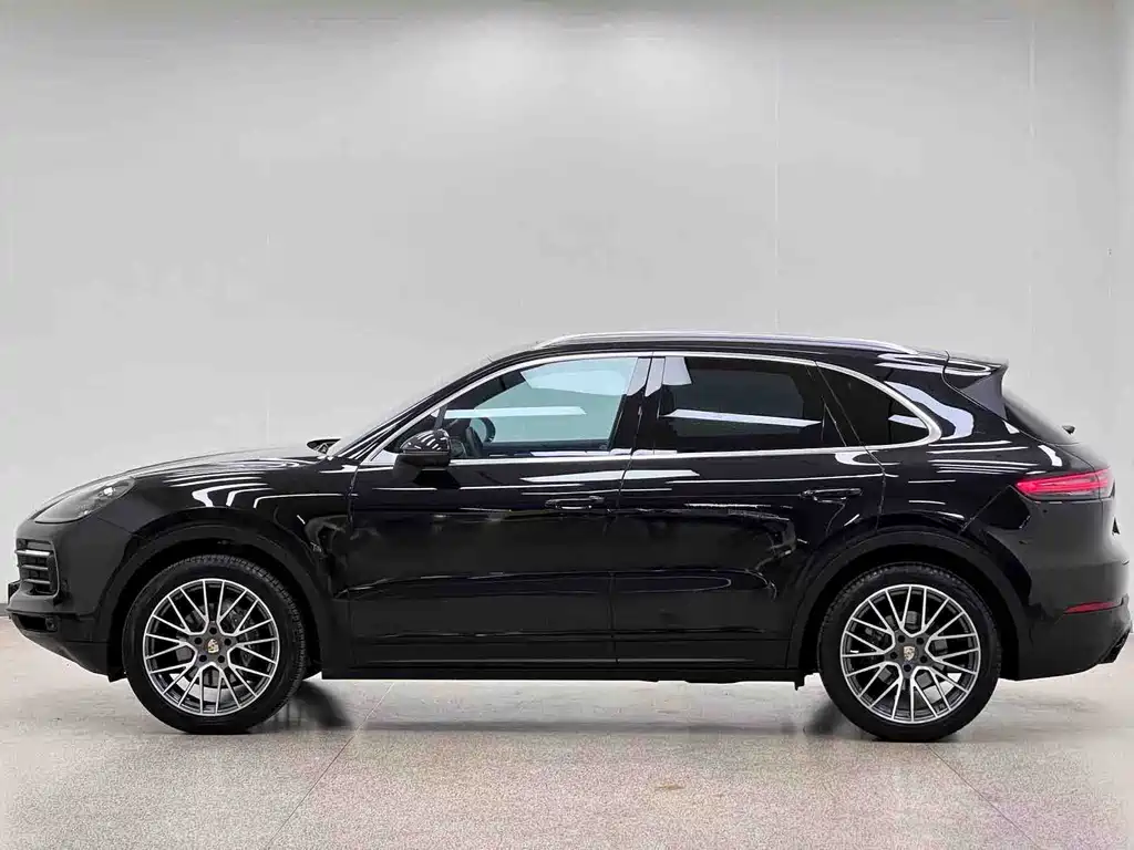 Porsche Cayenne — миниатюра 5