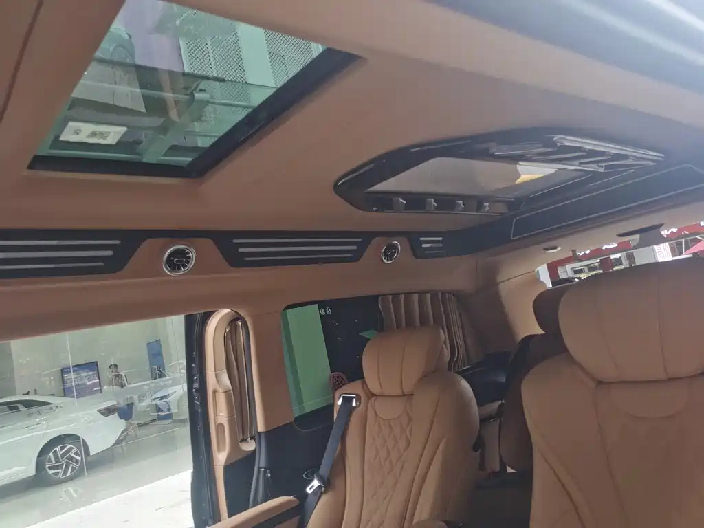 Mercedes-Benz V-Class — миниатюра 15
