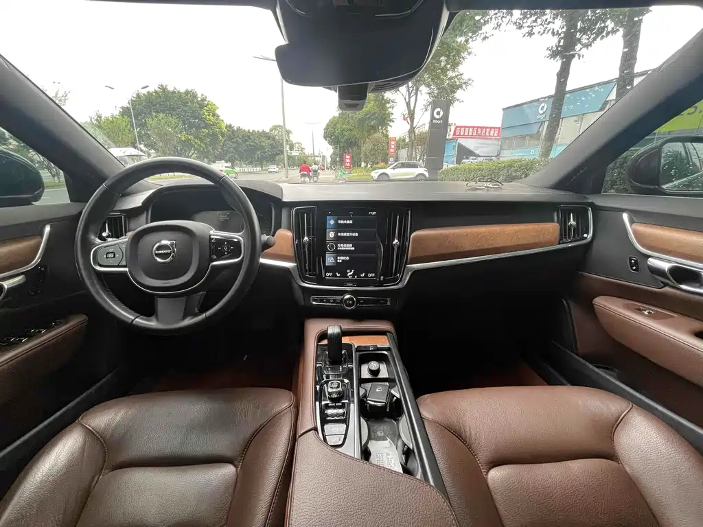 Volvo S90 — миниатюра 4