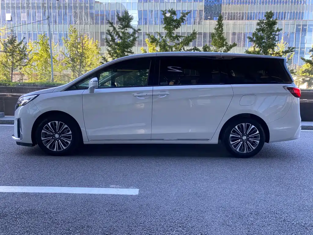 Buick GL8 — миниатюра 5
