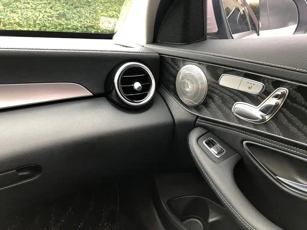 Mercedes-Benz C-Class — миниатюра 11