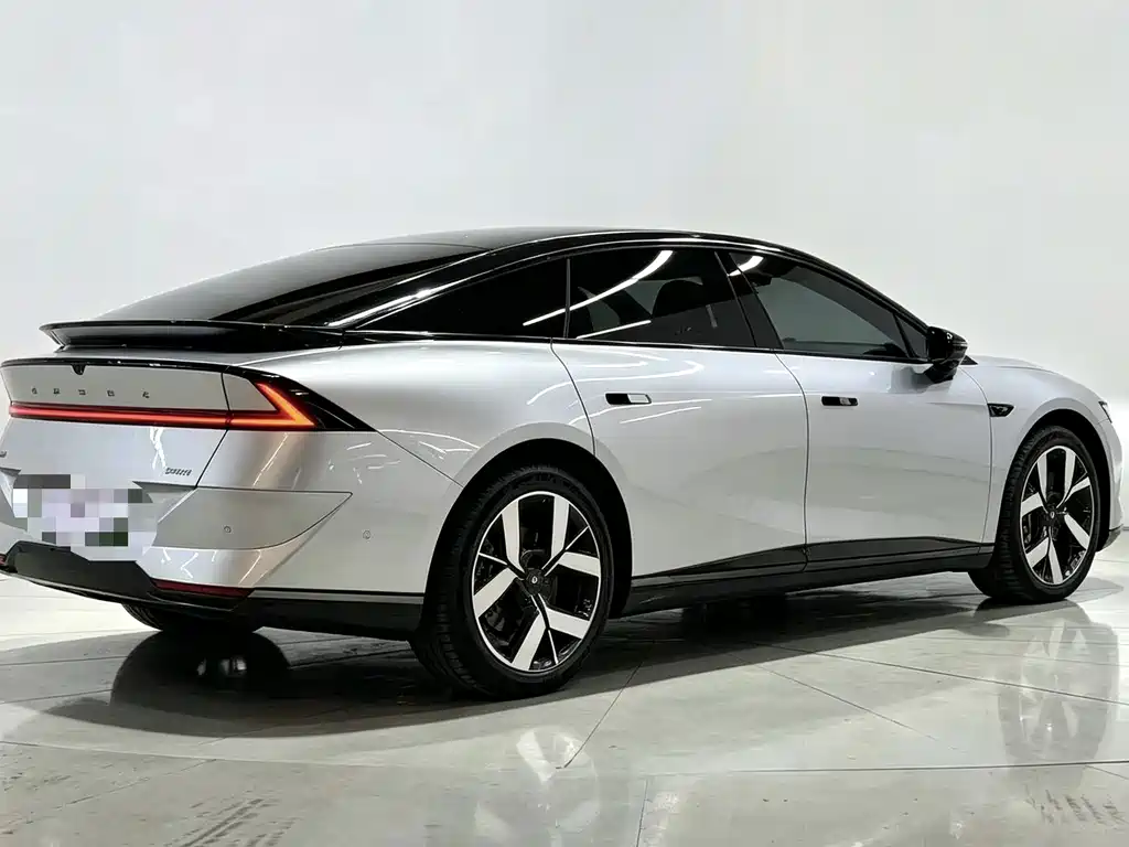 XPeng P7+ — миниатюра 9