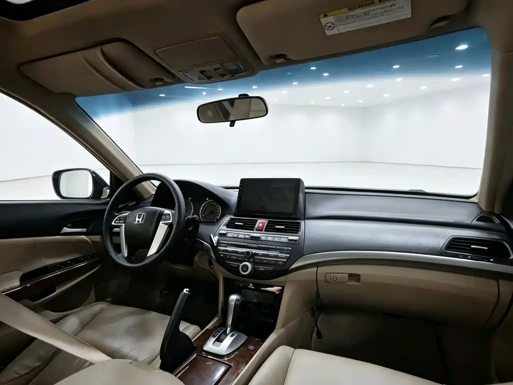 Honda Accord — миниатюра 8