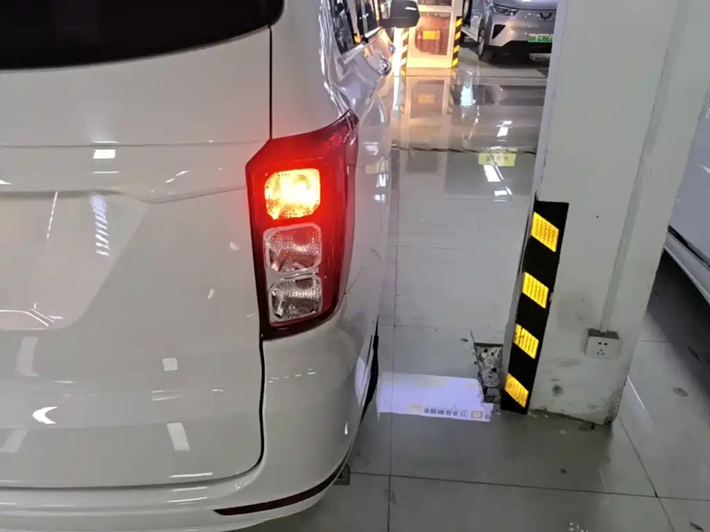 Wuling Hongguang — миниатюра 8