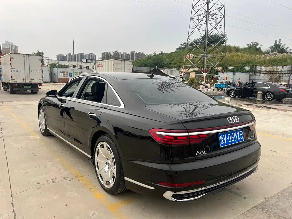 Audi A8 — миниатюра 6