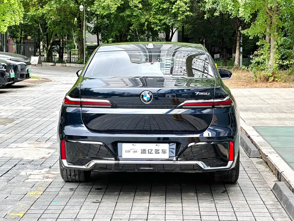 BMW 7 Series — миниатюра 6
