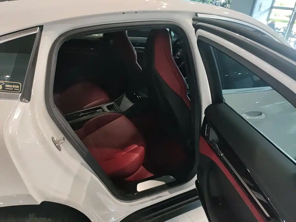 Porsche Panamera — миниатюра 9