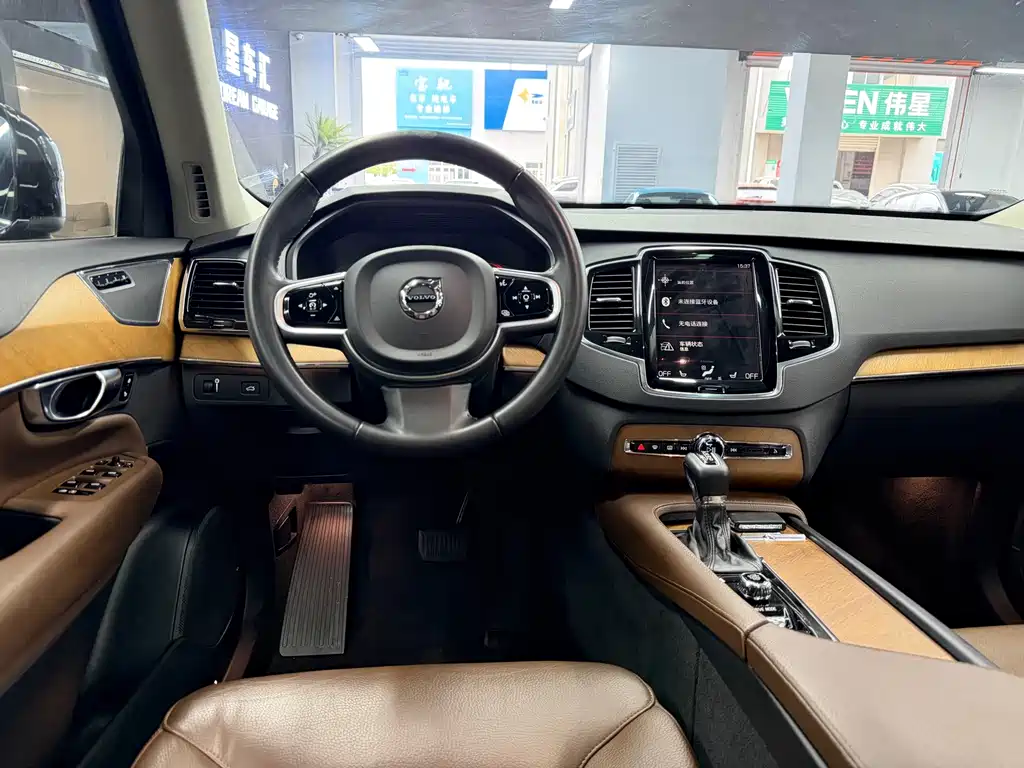Volvo XC90 — миниатюра 7