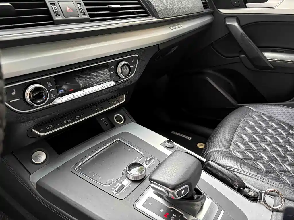 Audi Q5L 2020 40 TFSI Fashion