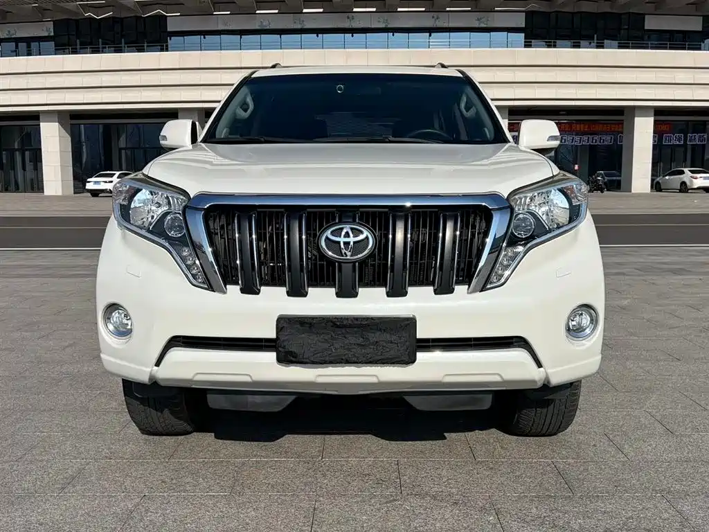 TOYOTA PRADO