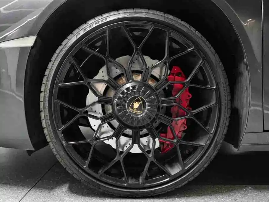 LAMBORGHINI HURACÁN