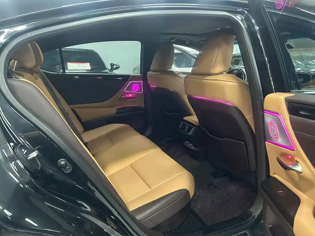 Lexus ES — миниатюра 6