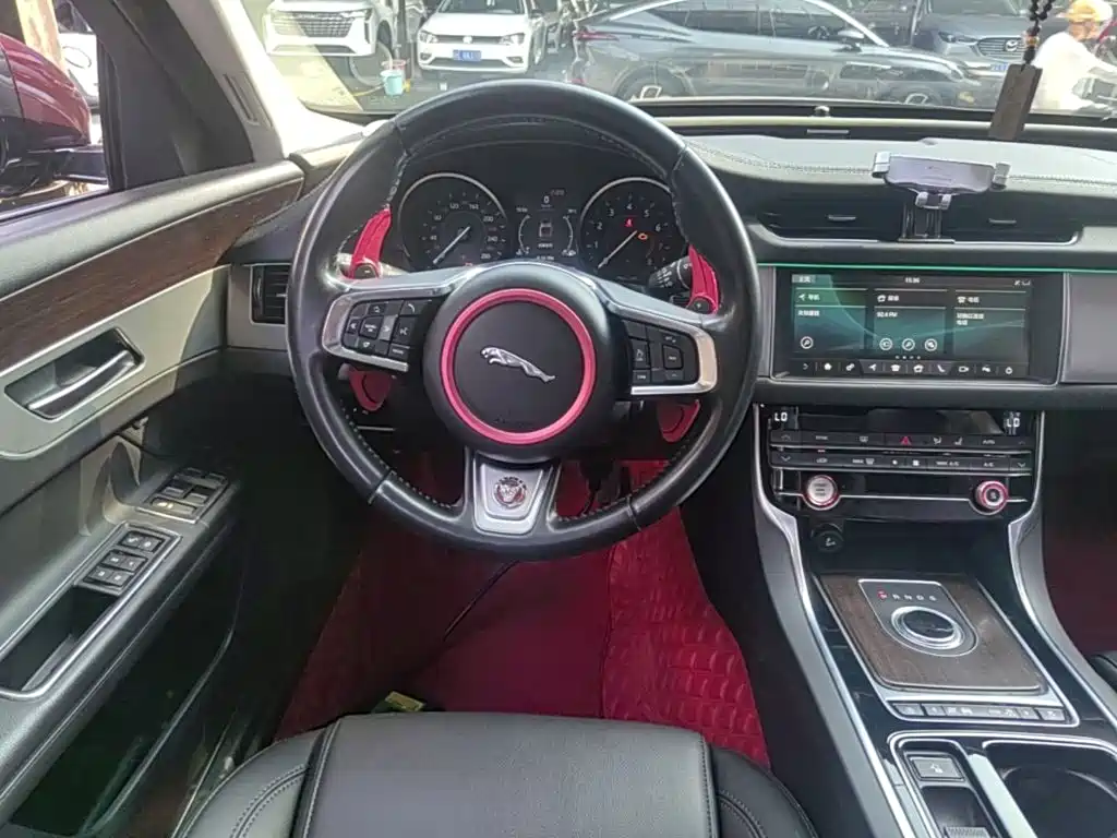 Jaguar XFL — миниатюра 15