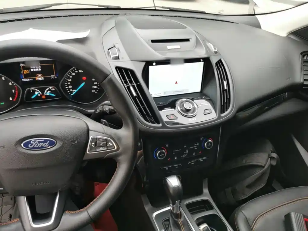Ford Kuga — миниатюра 10
