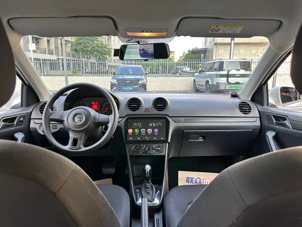 Volkswagen Jetta — миниатюра 6