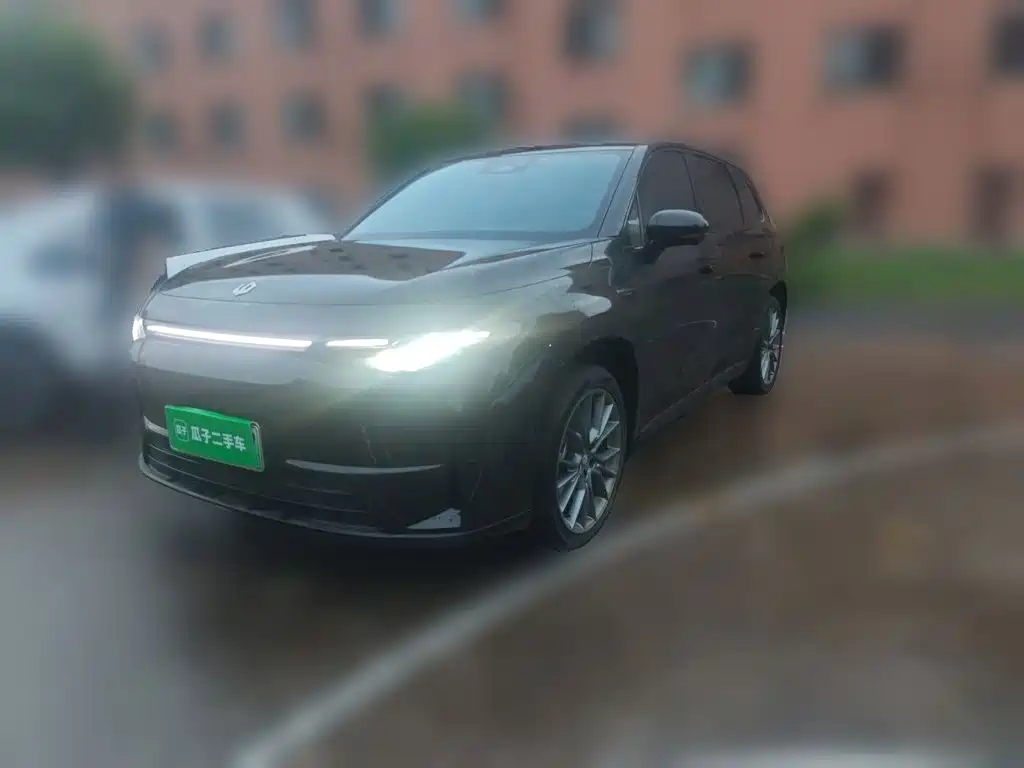 Leapmotor C10