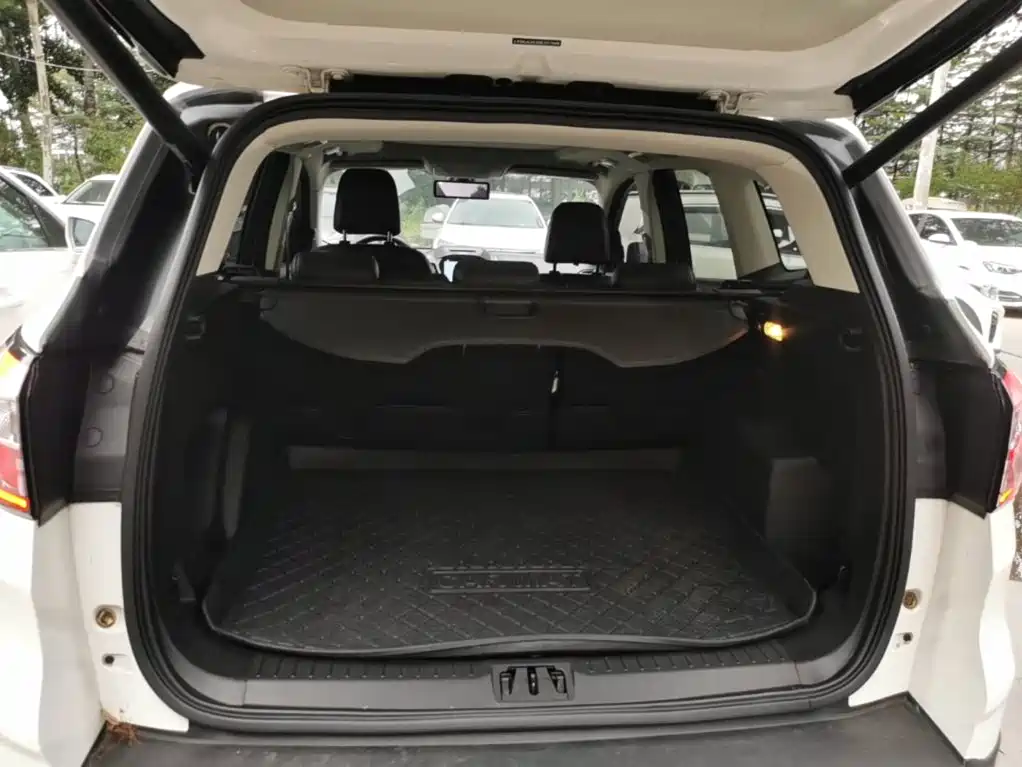 Ford Kuga — миниатюра 19