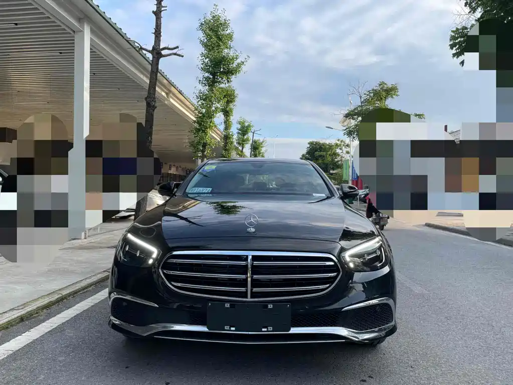 Mercedes-Benz E-Class — миниатюра 2