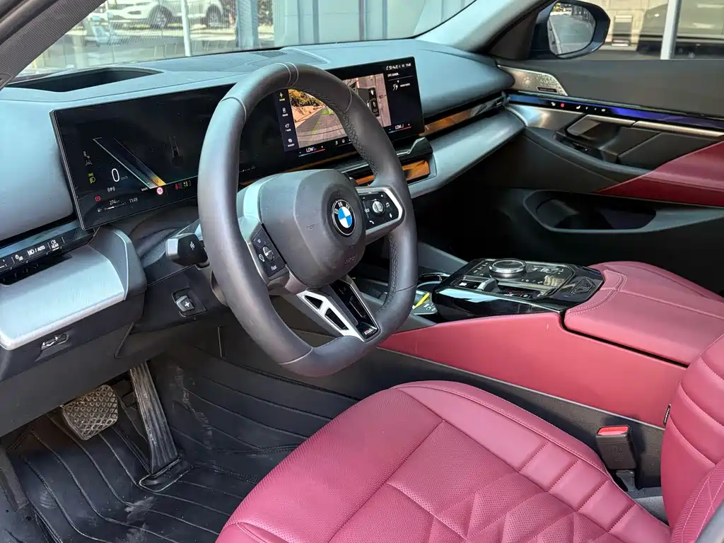 BMW 5 Series — миниатюра 4