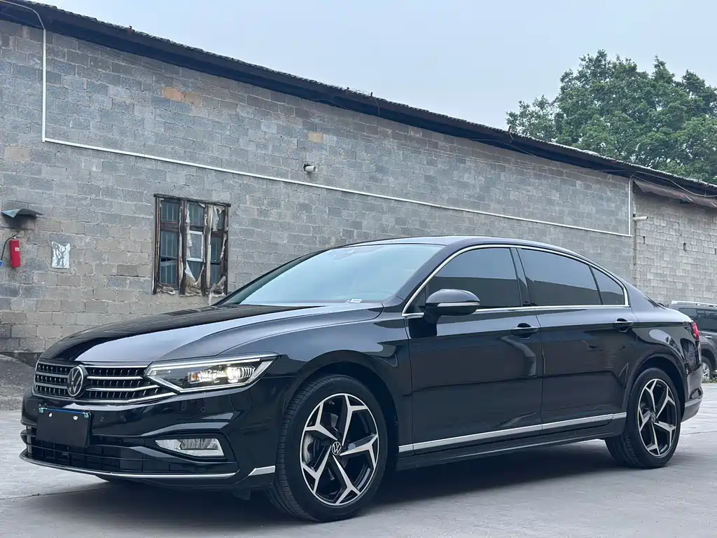 Volkswagen Magotan 2025