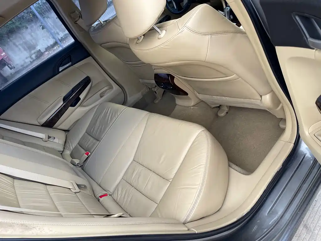 Honda Accord — миниатюра 13