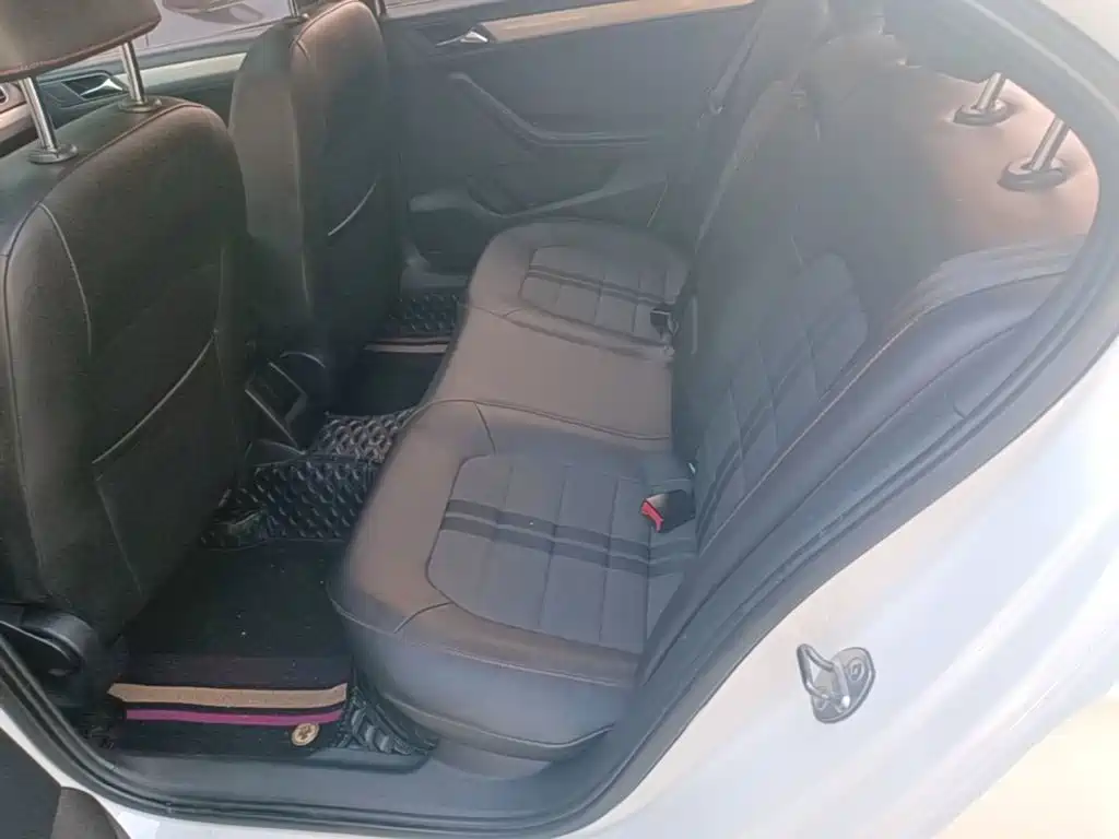 Volkswagen Jetta — миниатюра 17