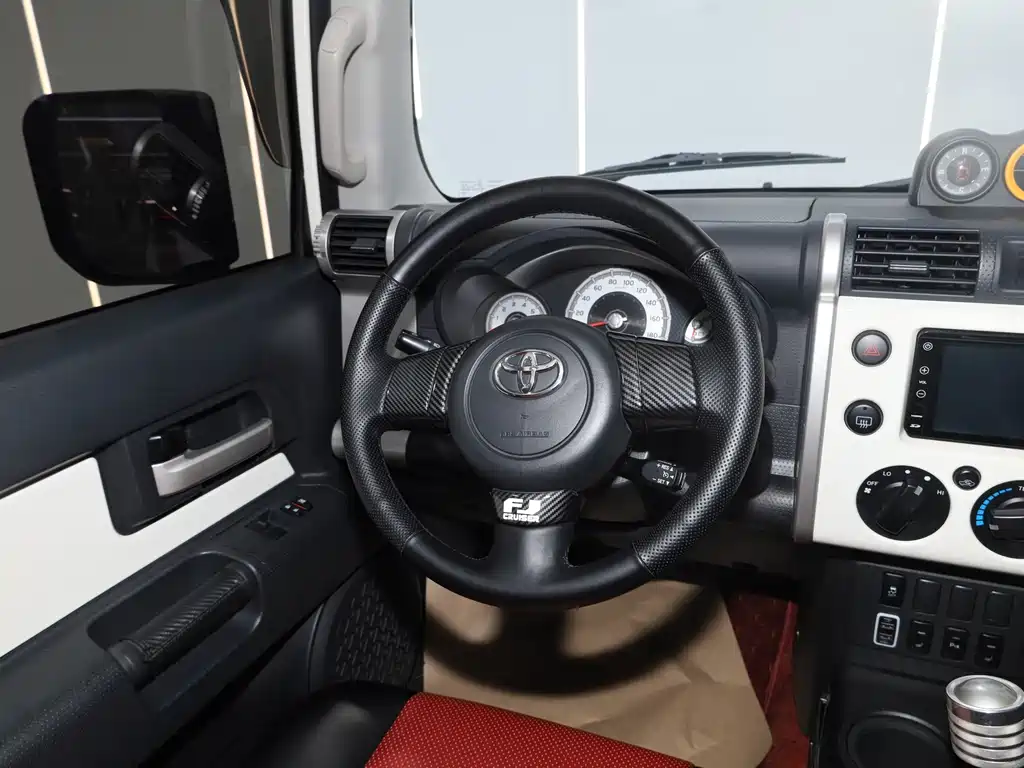 Toyota FJ Cruiser — миниатюра 25