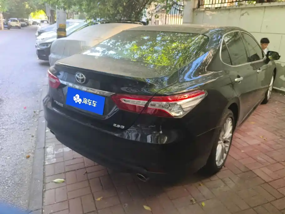 Toyota Camry — миниатюра 3