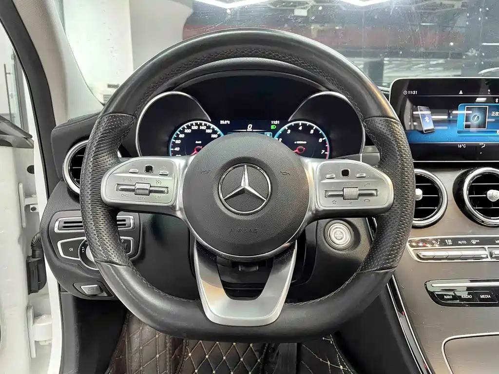 Mercedes-Benz C-Class — миниатюра 14