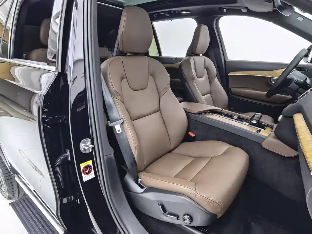Volvo XC90 — миниатюра 8