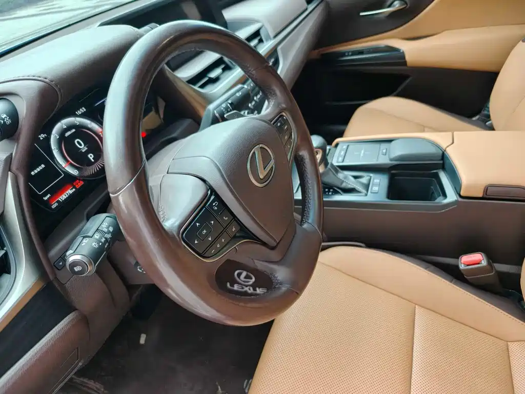 Lexus ES — миниатюра 9