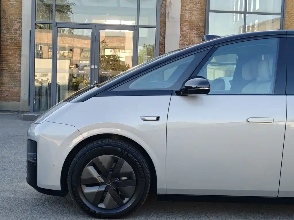 Li Auto Li MEGA — миниатюра 6