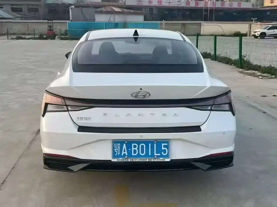 Hyundai Elantra — миниатюра 9