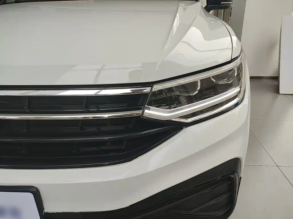 Volkswagen Tiguan L — миниатюра 24