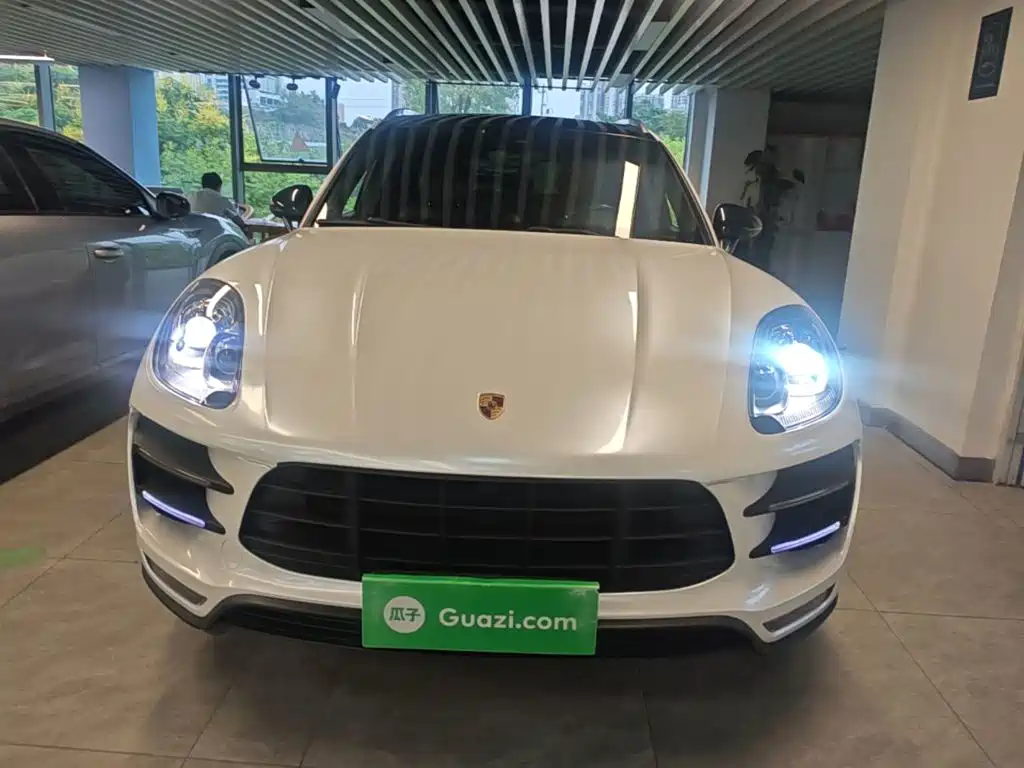 Porsche Macan — миниатюра 3