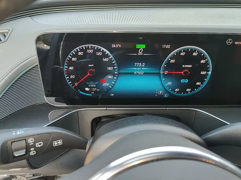 Mercedes-Benz EQC — миниатюра 12