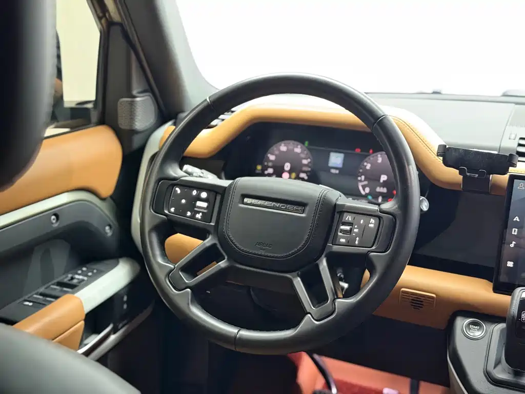 Land Rover Defender — миниатюра 21