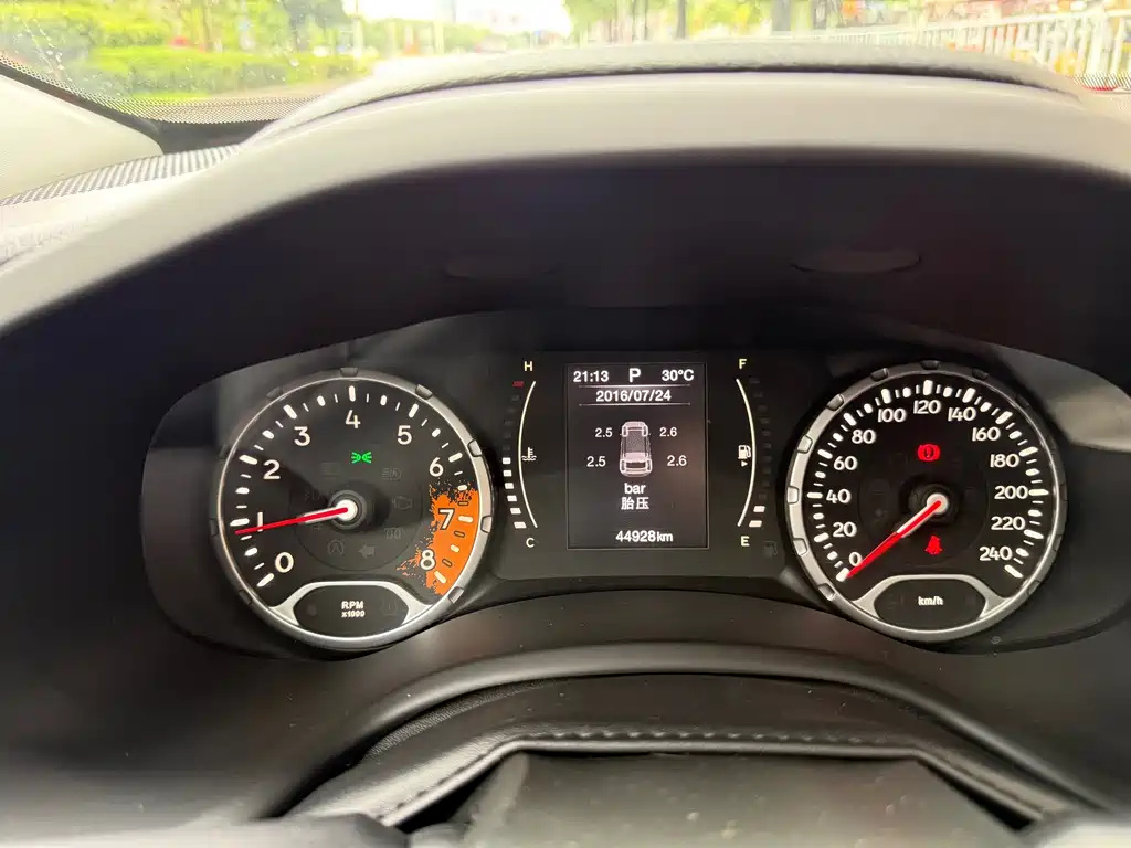 Jeep Renegade — миниатюра 13