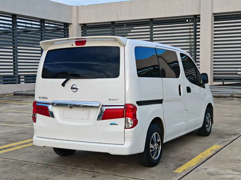 Nissan NV200 — миниатюра 7
