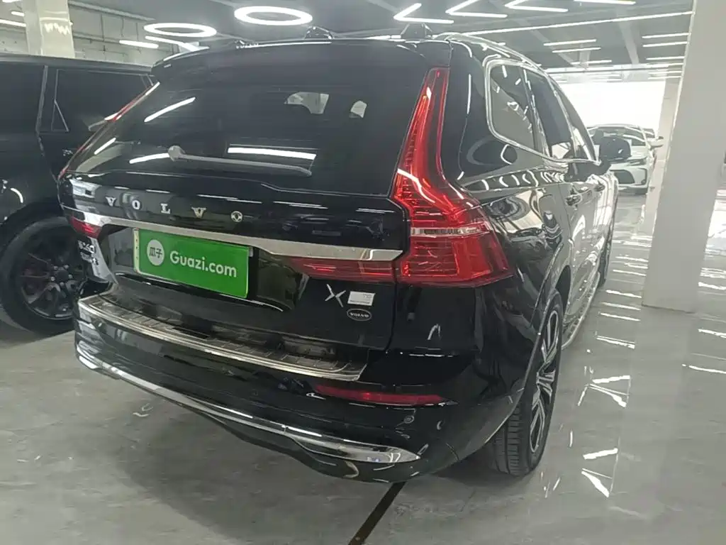 Volvo XC60 PHEV — миниатюра 7