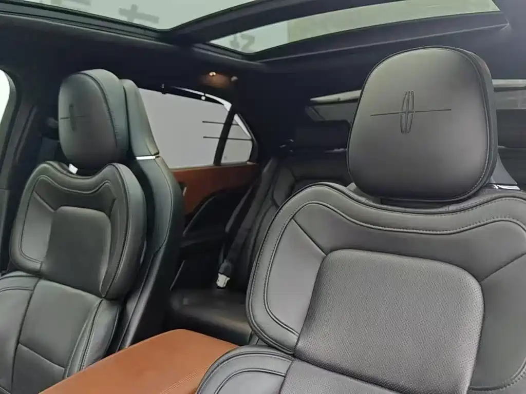 Lincoln Continental — миниатюра 31