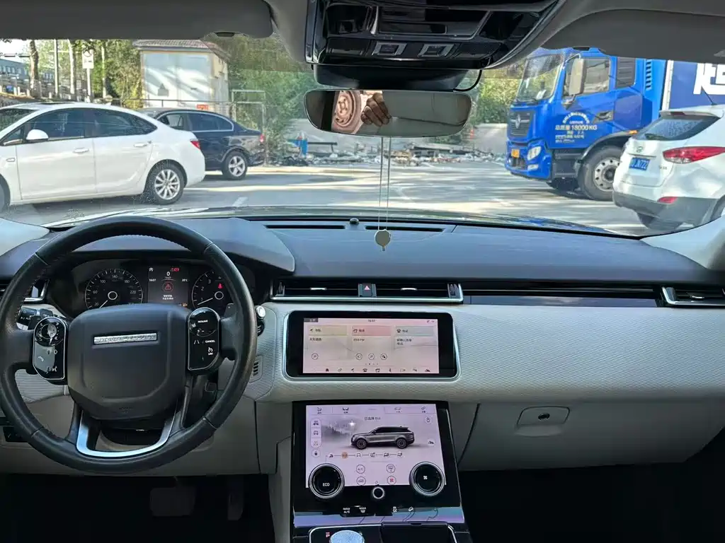 Land Rover Velar — миниатюра 6
