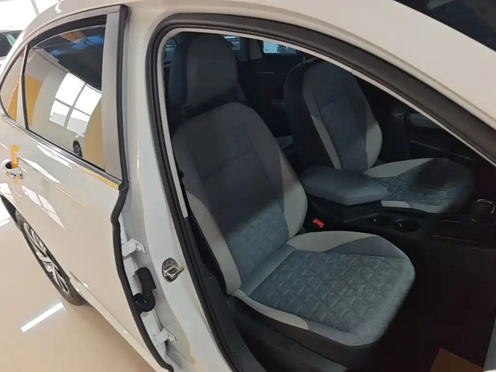 Volkswagen Lavida — миниатюра 25